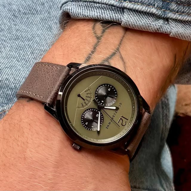 Breaking Gender Norms: Why Unisex Watches are a Growing Trend